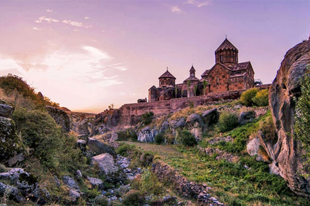 MESCS reviews fresco restoration progress at Harichavank Monastery