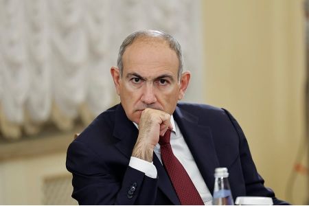 Премьер-министр РА пригрозил увольнять с работы всех должностных лиц, которые будут допускать нарушения при строительстве школ и детских садов