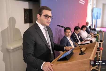 Змглавы МИД Армении на полях 32-го Экономического и экологического форума ОБСЕ рассказал о подготовке страны к COP17