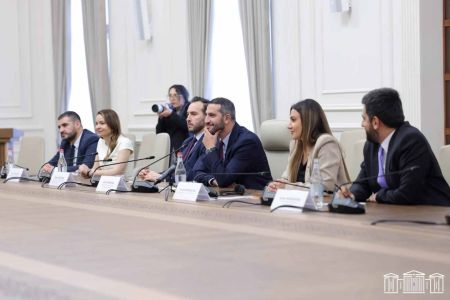 В парламенте Армении состоялась встреча с делегацией ЕНП