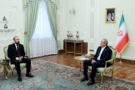 Глава МИД Армении и президент Ирана обсудили вопросы региональной безопасности