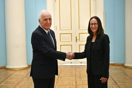 Новоназначенный посол Канады вручил свои верительные грамоты президенту Армении