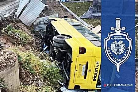В ДТП с участием автобуса в Ереване пострадали 11 граждан